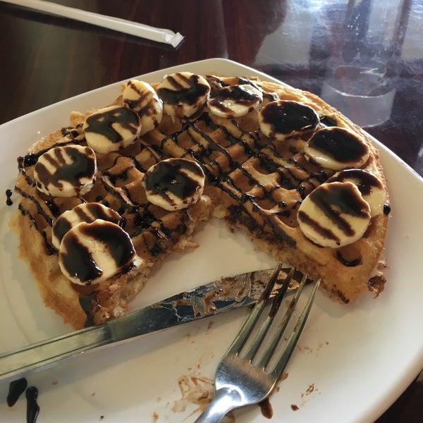 The waffles are great! Many vegan options. Would have loved if they labeled which things were vegan slightly better. They have a vegan chocolate drizzle and ice cream!