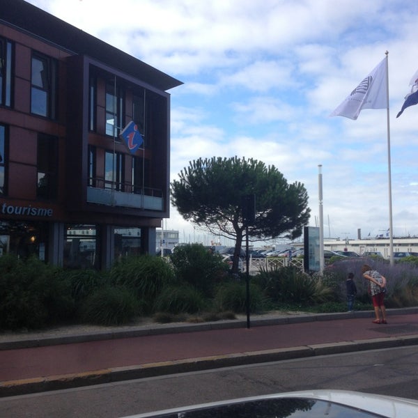 Foto diambil di Office de Tourisme de l&#39;Agglomération Havraise oleh Hotel le Havre e. pada 8/6/2013