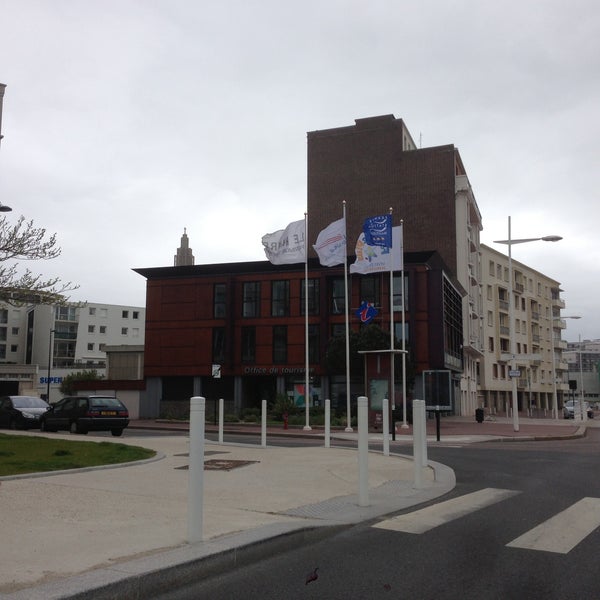 Foto diambil di Office de Tourisme de l&#39;Agglomération Havraise oleh Hotel le Havre e. pada 5/10/2013