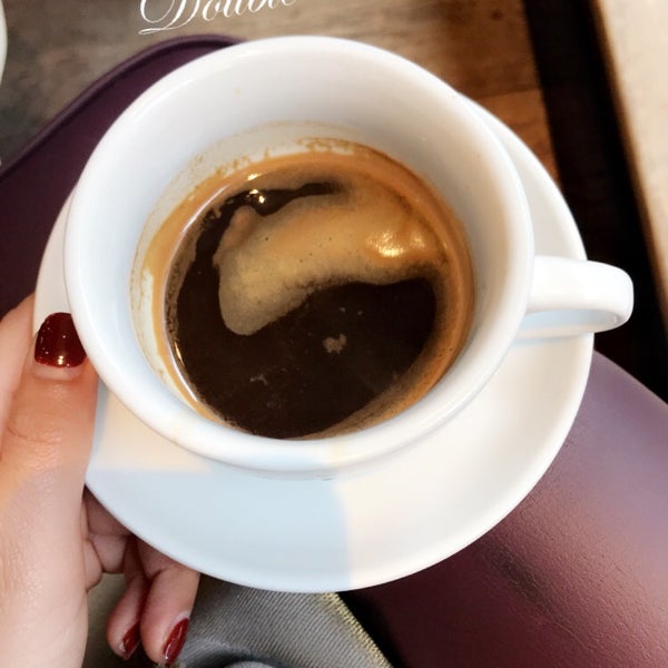 รูปภาพถ่ายที่ Caffè Nero โดย Deeroo🧸 เมื่อ 2/15/2018