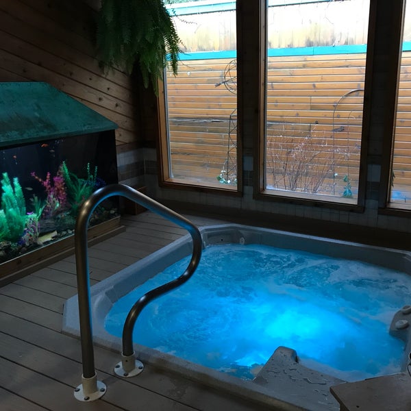 Photo taken at Oasis Hot Tub Garden by Deeroo🧸 on 1/13/2018