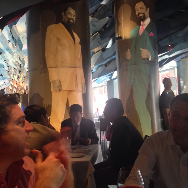 5/5/2015にCat H.がClyde Frazier&#39;s Wine and Dineで撮った写真