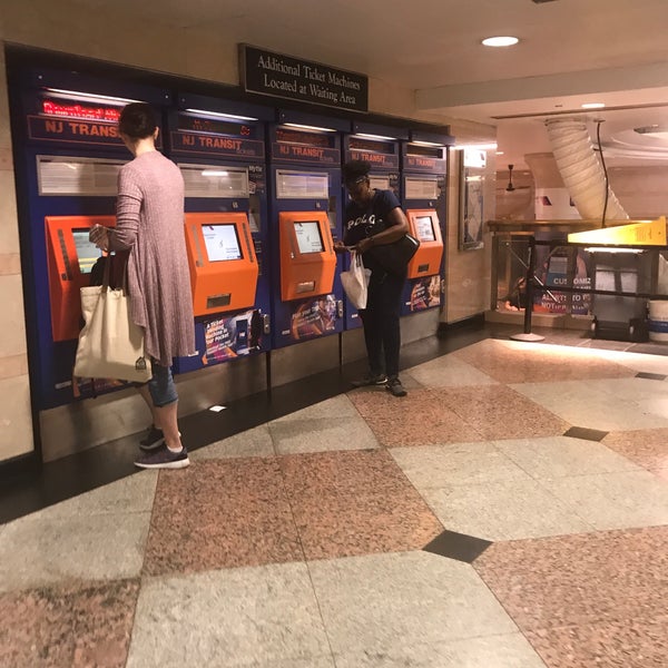 Foto scattata a NJ Transit Rail Terminal da Cat H. il 8/8/2019