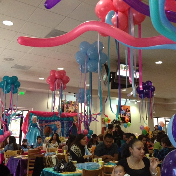 Photos At Peter Piper Pizza Playas