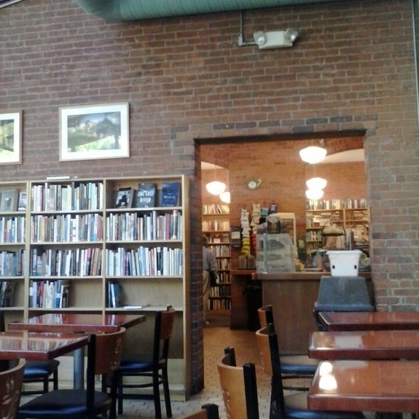 Photo taken at Book Trader Cafe by Luiza C. on 6/4/2013