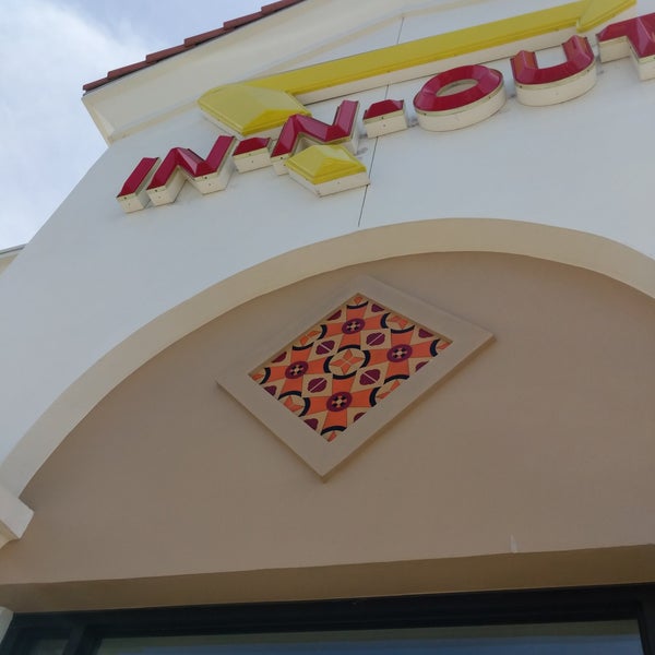 6/9/2018에 Jon P.님이 In-N-Out Burger에서 찍은 사진