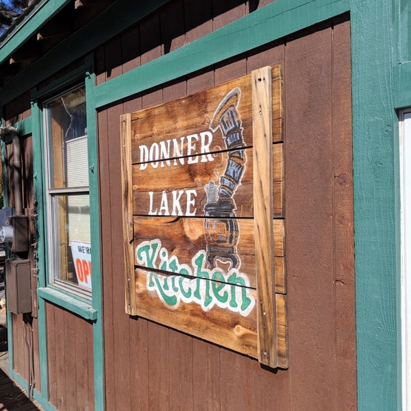 Foto tirada no(a) Donner Lake Kitchen por Jon P. em 10/6/2019