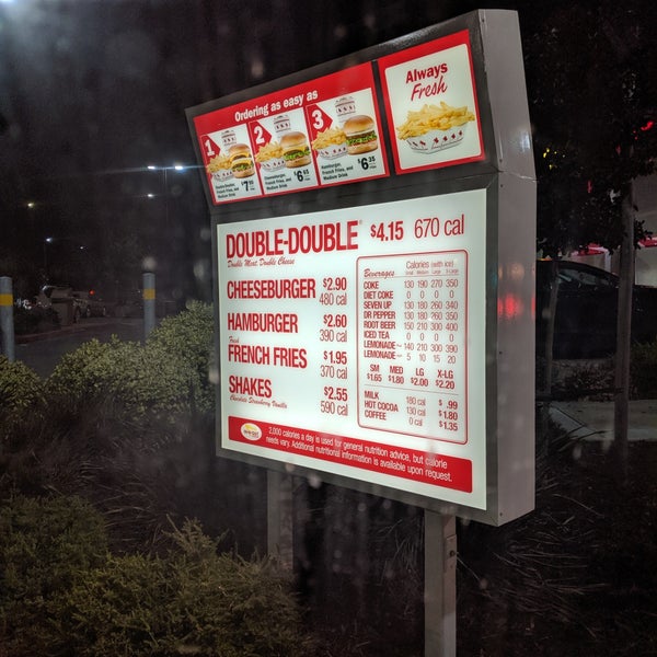 Photo taken at In-N-Out Burger by Jon P. on 8/10/2019