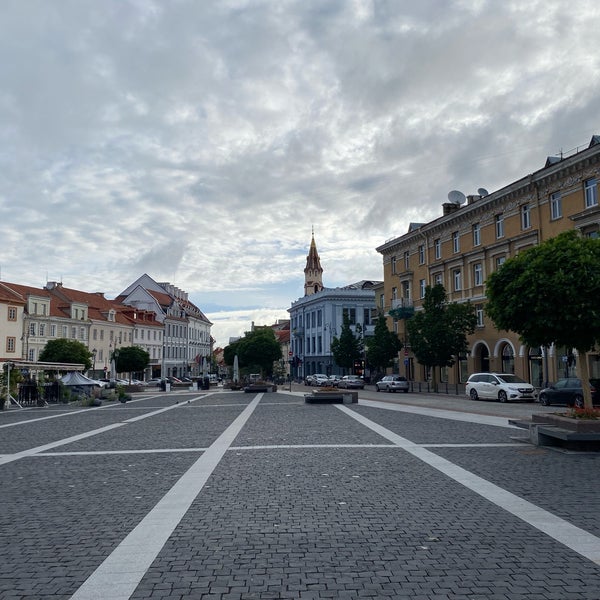6/14/2022 tarihinde Anton K.ziyaretçi tarafından Rotušės aikštė  | Town Hall Square'de çekilen fotoğraf