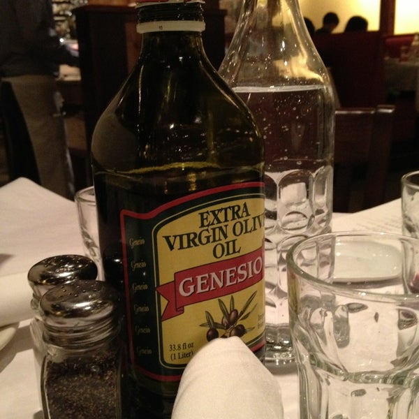 Photo taken at Romano&#39;s Macaroni Grill by Jimmie W. on 1/13/2013