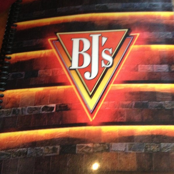 Снимок сделан в BJ&#39;s Restaurant &amp; Brewhouse пользователем Jimmie W. 1/6/2013