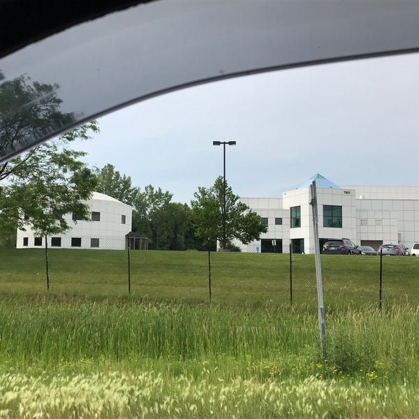 Photo taken at Paisley Park Studios by 🇺🇸☝🏼 on 6/13/2017