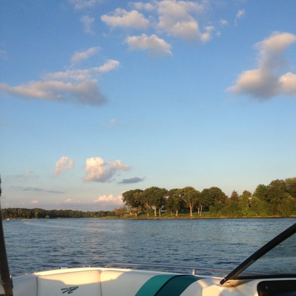 Lafayette Bay, Lake Lake in Beach