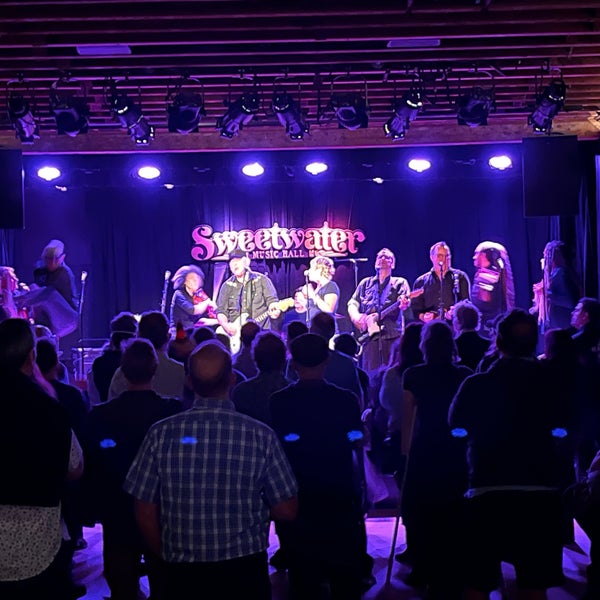 Foto tirada no(a) Sweetwater Music Hall por Evan D. em 10/1/2022