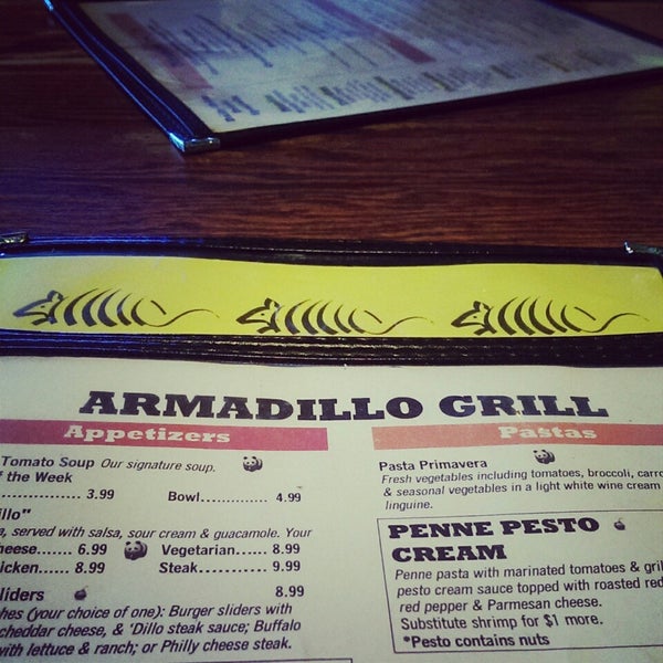 รูปภาพถ่ายที่ Armadillo Grill โดย Die K. เมื่อ 6/18/2014