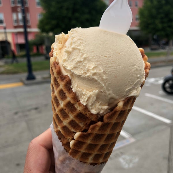 Photo prise au Smitten Ice Cream par Nicholas F. le5/7/2019