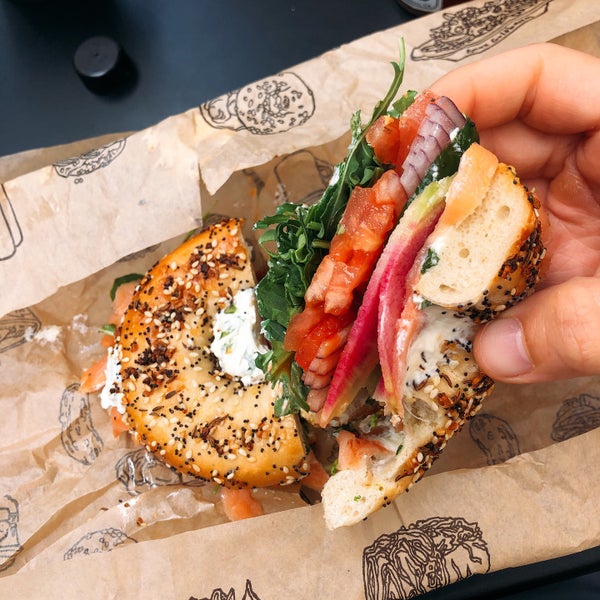 4/13/2019에 Nicholas F.님이 Wise Sons Bagel &amp; Coffee에서 찍은 사진