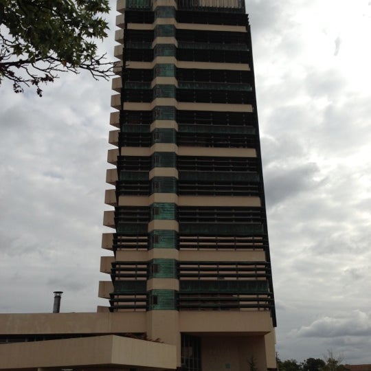 Foto tirada no(a) Price Tower por Brett G. em 10/5/2012