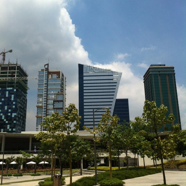 fort legend towers bonifacio global city fort legend towers bonifacio global city