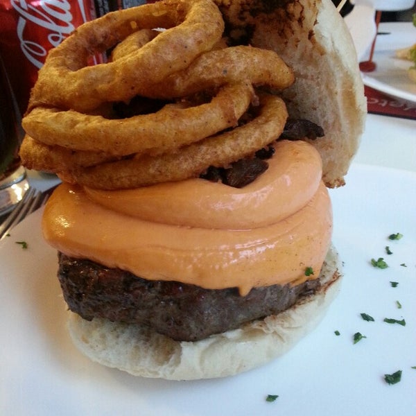 7/24/2013 tarihinde Fernando M.ziyaretçi tarafından Mama&#39;s Burger'de çekilen fotoğraf