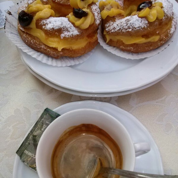 Photo taken at Pasticceria Il Duca D&#39;Amalfi by Maximo D. on 5/1/2014