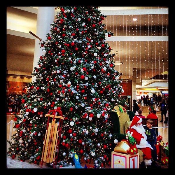 Photo taken at Cary Towne Center by 🔴W⚪️B🔵L on 11/24/2012