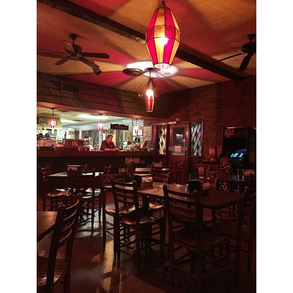 รูปภาพถ่ายที่ King&#39;s Inn Pizza Parlor โดย 🔴W⚪️B🔵L เมื่อ 1/15/2015