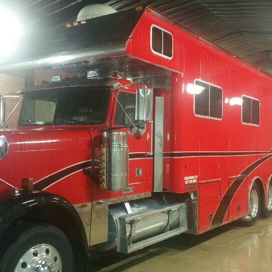 Arkansas Valley TWA Truck Wash Automotive Repair Shop in Van Buren