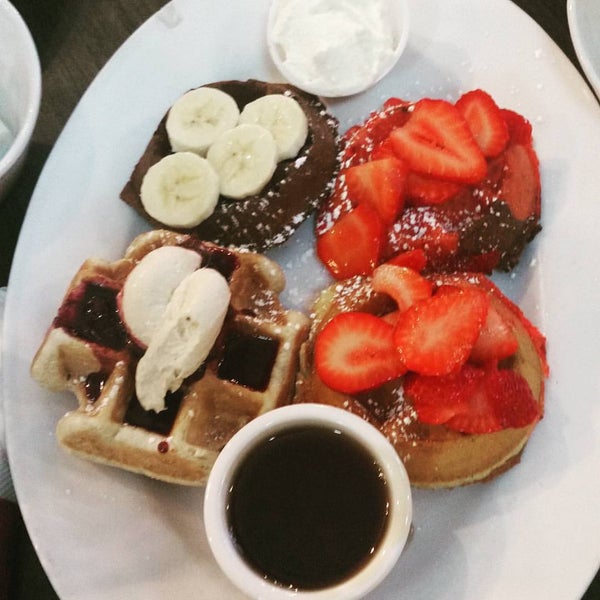 Photo taken at Chicago Waffles by george k. on 9/12/2015
