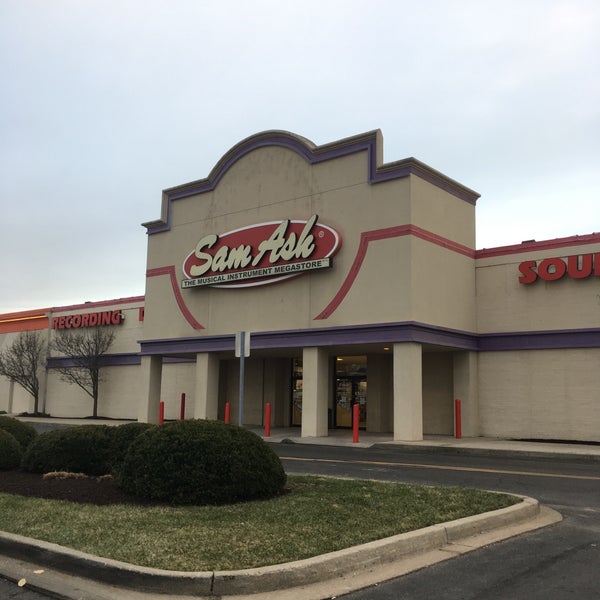 Guitar Center Music Store