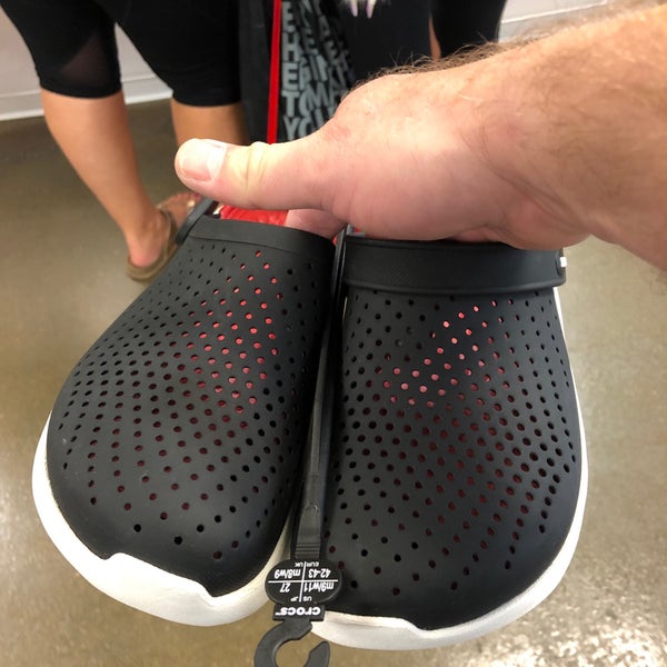 crocs cincinnati premium outlet