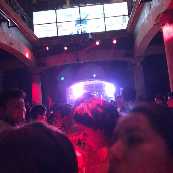 Das Foto wurde bei Grill Nightclub von América G. am 8/22/2018 aufgenommen