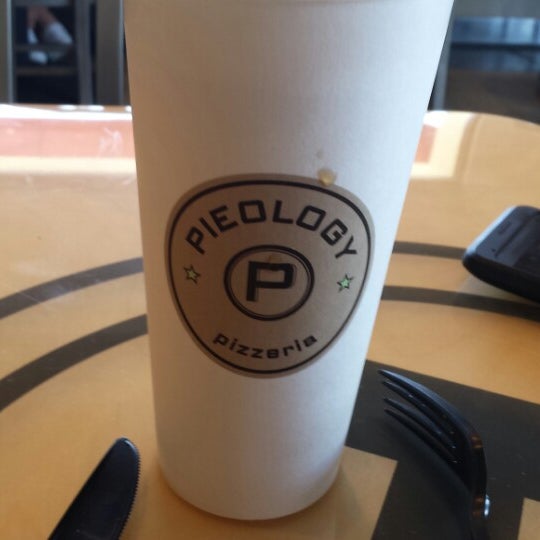 Photo taken at Pieology Pizzeria by Jeff R. on 10/22/2013