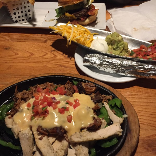 Photo taken at Chili&#39;s Grill &amp; Bar by Forrest W. on 11/30/2016