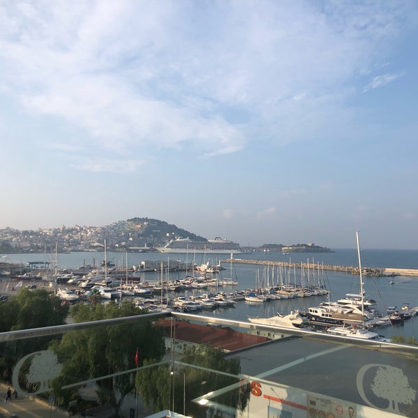 Foto diambil di DoubleTree by Hilton oleh Barış A. pada 11/20/2021