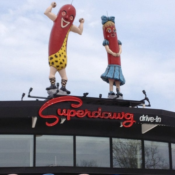 Photo taken at Superdawg Drive-In by Michelle N. on 4/6/2013
