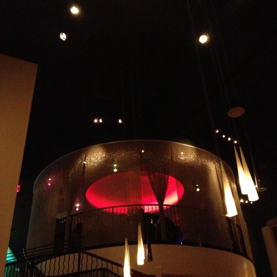 12/14/2012にChristopher K.がBobby&#39;s Restaurant and Loungeで撮った写真
