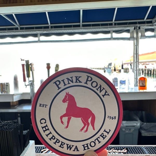 Foto tirada no(a) Pink Pony por Katie E. em 7/13/2023
