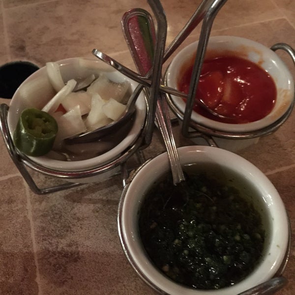 Foto diambil di El Novillo Restaurant oleh Larry P. pada 4/12/2015