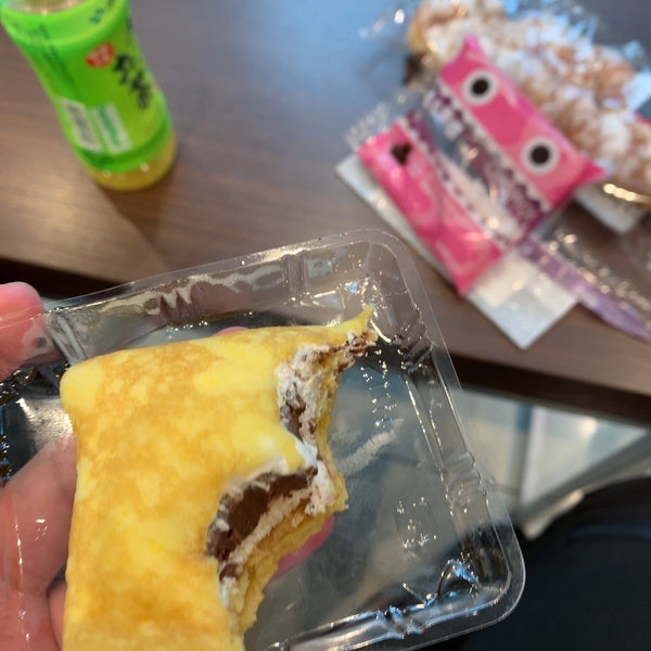 ファミリーマート 三宮京町店 中央区のコンビニ ファミリーマート 三宮京町店 中央区のコンビニ