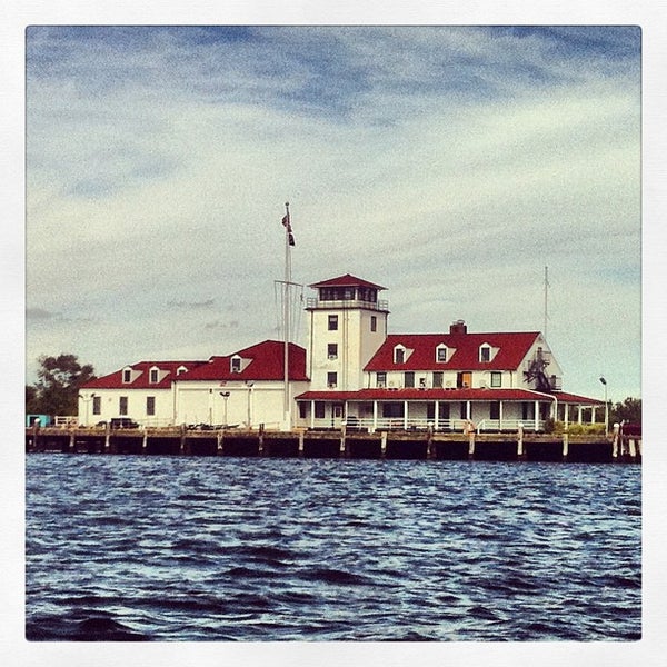 US Coast Guard Station East Moriches Base militar