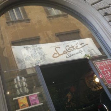 Photo taken at La Cité Libreriacafè by Massimiliano R. on 4/14/2013