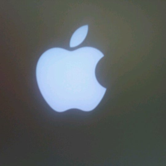 Photo prise au Loom Apple Store par Mustafa le11/19/2012