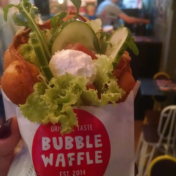 9/2/2016 tarihinde Elena N.ziyaretçi tarafından Bubble Waffle'de çekilen fotoğraf