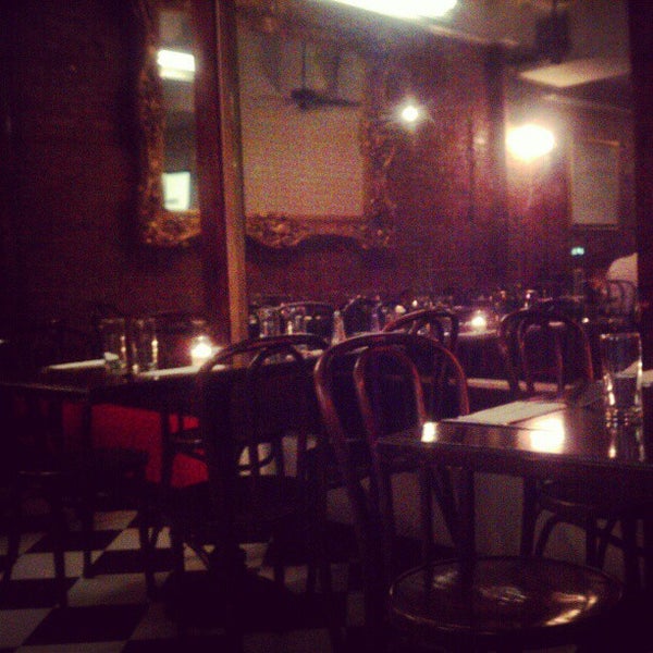 11/29/2012 tarihinde keisuke H.ziyaretçi tarafından Westport Cafe &amp; Bar'de çekilen fotoğraf
