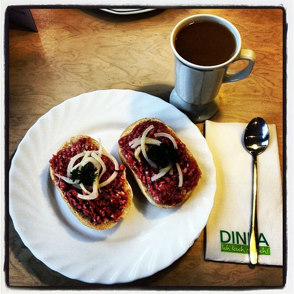 Снимок сделан в DINEA Café &amp; Restaurant пользователем Dominik H. 5/25/2013