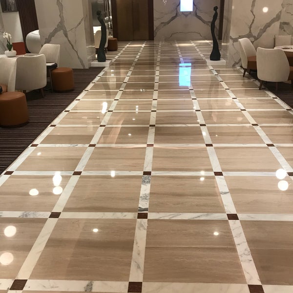 Foto diambil di Hôtel Gray d&#39;Albion oleh Manar Alghafis pada 4/29/2018