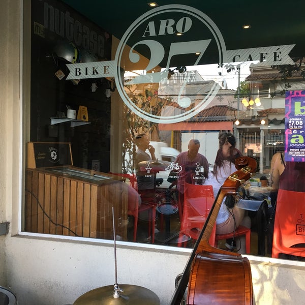 8/26/2017 tarihinde João L.ziyaretçi tarafından Aro 27 Bike Café'de çekilen fotoğraf
