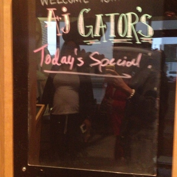 AJ Gators Sports Bar &amp; Grill - Fairfield - 16 tips