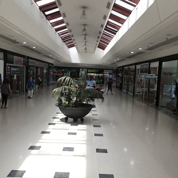 รูปภาพถ่ายที่ Centro Comercial Rincón de la Victoria โดย Pedro V. เมื่อ 7/18/2018
